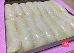 Illustration of how to make milk-flavored steamed buns 11