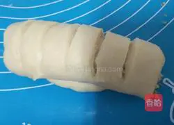 Illustration of how to make meat floss rolls 8