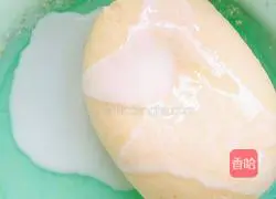 Illustration of how to make sweet orange snow-skin mooncakes 5