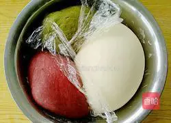 Illustration of how to make colorful striped toast 15