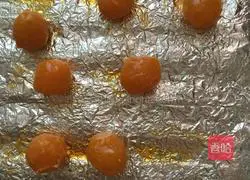 Cantonese egg yolk bean paste mooncake recipe 5