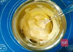 Chocolate Soft Center Pie Recipe Illustration 7