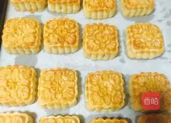 Guang Illustration of how to make egg yolk mooncakes 9