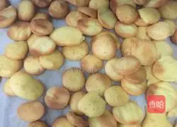 Illustration of how to make egg yolk cookies 11