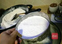 Illustration of how to make delicious five-nut mooncake fillings 2