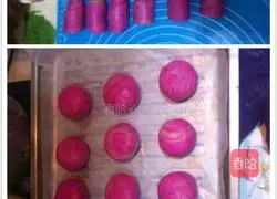 Illustration of how to make dragon fruit meringue mooncakes (pork floss and egg yolk filling) 5