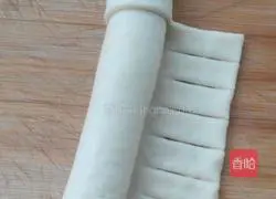 Caterpillar bean paste bread recipe 11