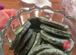 Illustration of how to make black sesame and walnut biscuits 9