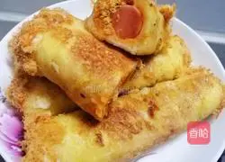 Illustration of how to make toast rolls 9