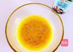 Illustration of how to make golden crispy toast sticks 3