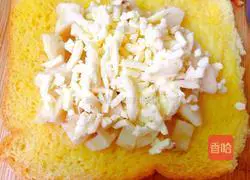 Illustration of how to make toasted banana pie pie 6 