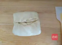 Illustration of how to make honey bean hand-torn bread 10