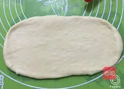 Illustration of how to make morning fast toast slices 10