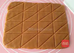 Illustration of how to make caramel graham crackers 8