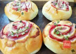 Illustration of how to make ham dinner buns 9