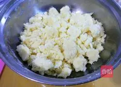 Illustration of how to make milk-flavored and crispy snack buns 6