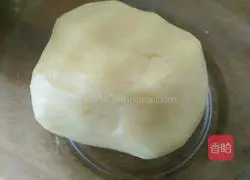 Illustration of how to make fresh meat mooncakes 2