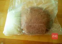 Illustration of how to make golden diamond toast 4