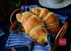 Illustration of how to make croissants 15