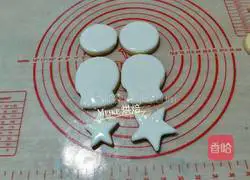 Illustration of how to make Christmas frosted cookies 3