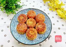 Purple sweet potato, walnut and bean paste filling Illustration of how to make moon cakes 17
