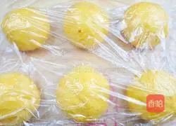 Illustration of how to make pumpkin and coconut breadsticks 5