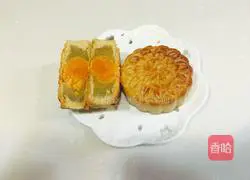 Cantonese egg yolk mooncake recipe 3