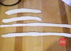 Illustration of how to make a rabbit eat radish bread 11