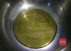 Illustration of how to make Cantonese-style mooncake skin 1