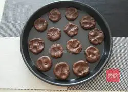 Illustration of how to make cocoa chocolate cookies 10