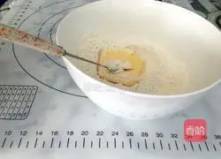 Illustration of how to make milky pine nut biscuits 2