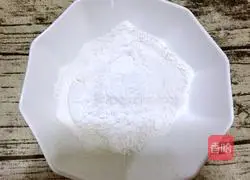 Illustration of how to make snowskin red bean paste mooncakes 2