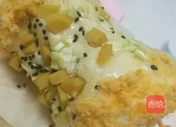 Illustration of how to make meat floss rolls 8