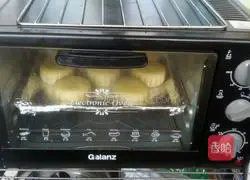 Illustration of how to make red bean paste mooncakes 16