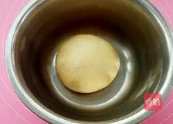 Illustration of how to make croissants 7