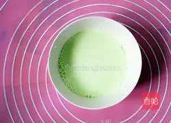 Illustration of how to make fruity bean paste-filled snowskin mooncakes 2