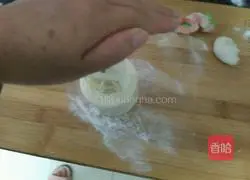 Illustration of how to make colorful snowskin mooncakes 8