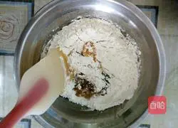 Illustration of how to make Cantonese mooncakes with red bean filling 4