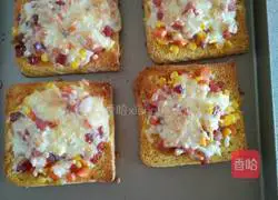 Illustration of how to make simple toast pizza 8
