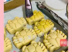 Illustration of how to make crab mooncakes 22