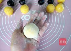 Illustration of how to make pumpkin mooncakes 10