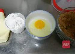 Illustration of how to make meat floss egg pancake 1