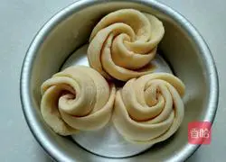 Rose Flower Bread (Eight-Inch) Illustration 10