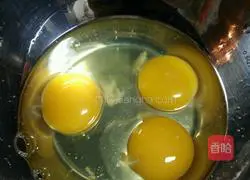 Illustration of making icing cream cookies 1