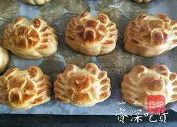 Illustration of how to make crab mooncakes 13