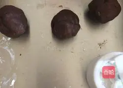 Illustration of how to make bean paste mooncakes 2