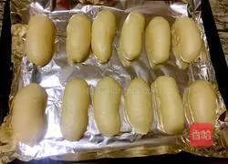 Illustration of how to make meat floss bread 15