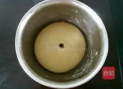 Illustration of how to make matcha red date hard riba bread 10