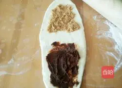 Illustration of how to make supreme sausage buns 7