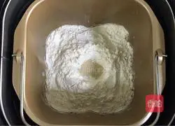 Illustration of how to make corn sausage bread 1